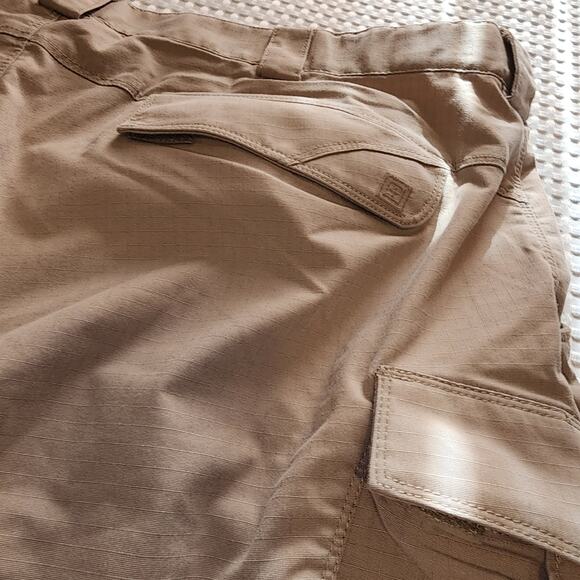 5.11 TACTICAL EUC MENS SIZE 44 X 30 TACTICAL KHAKI MILITARY PANTS - Picture 10 of 11